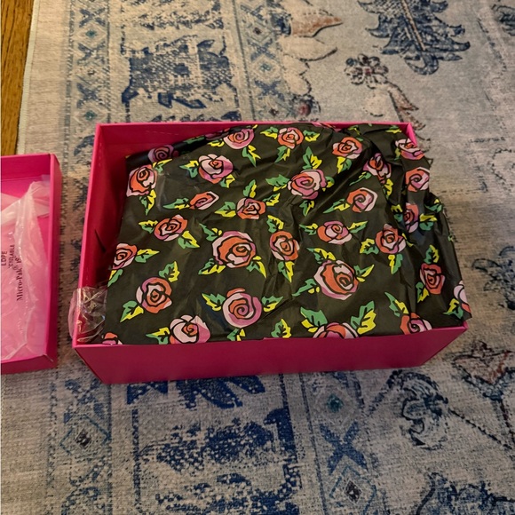 Floral Embroidered Black Heels - Picture 5 of 6